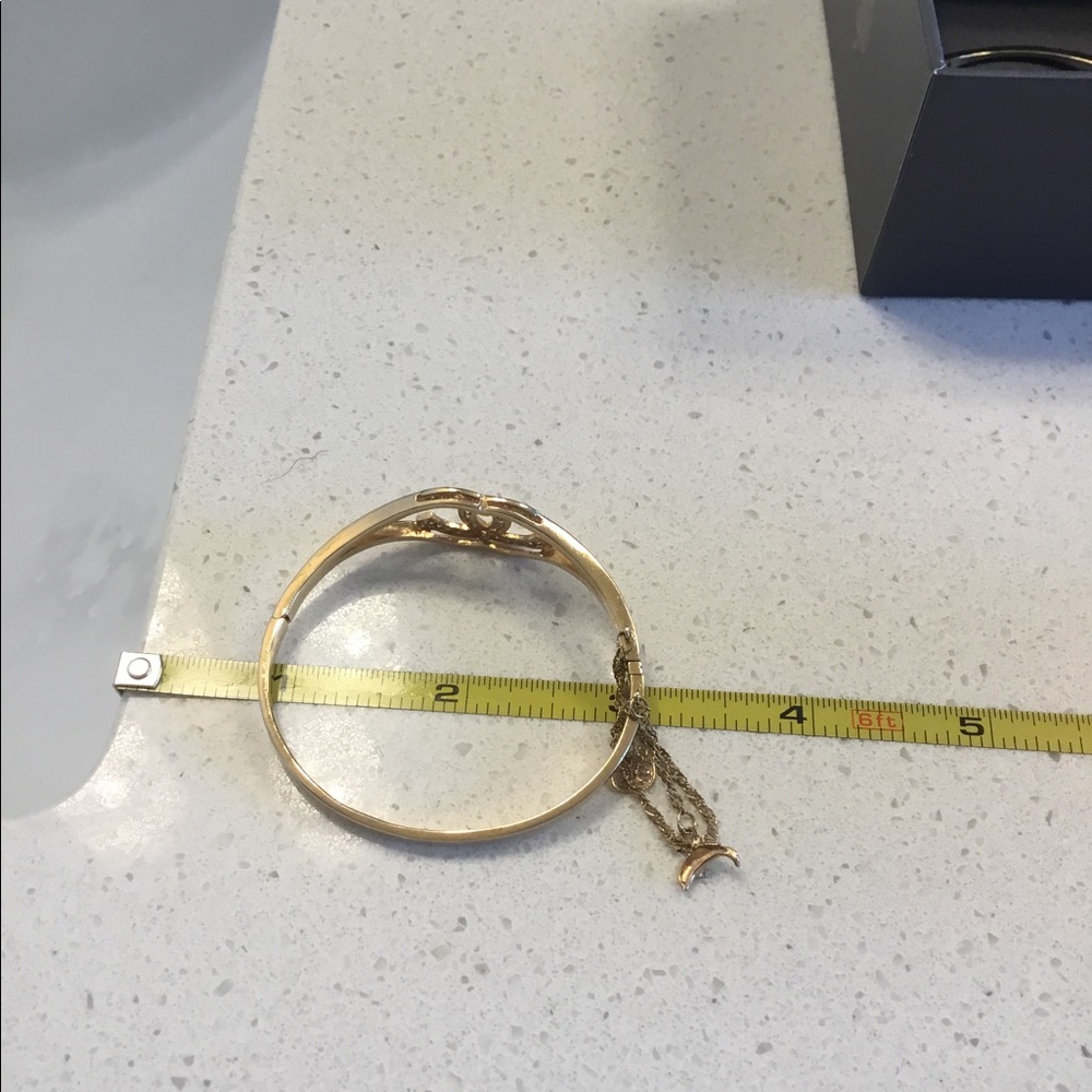 18k yellow gold bangles and real diamonds